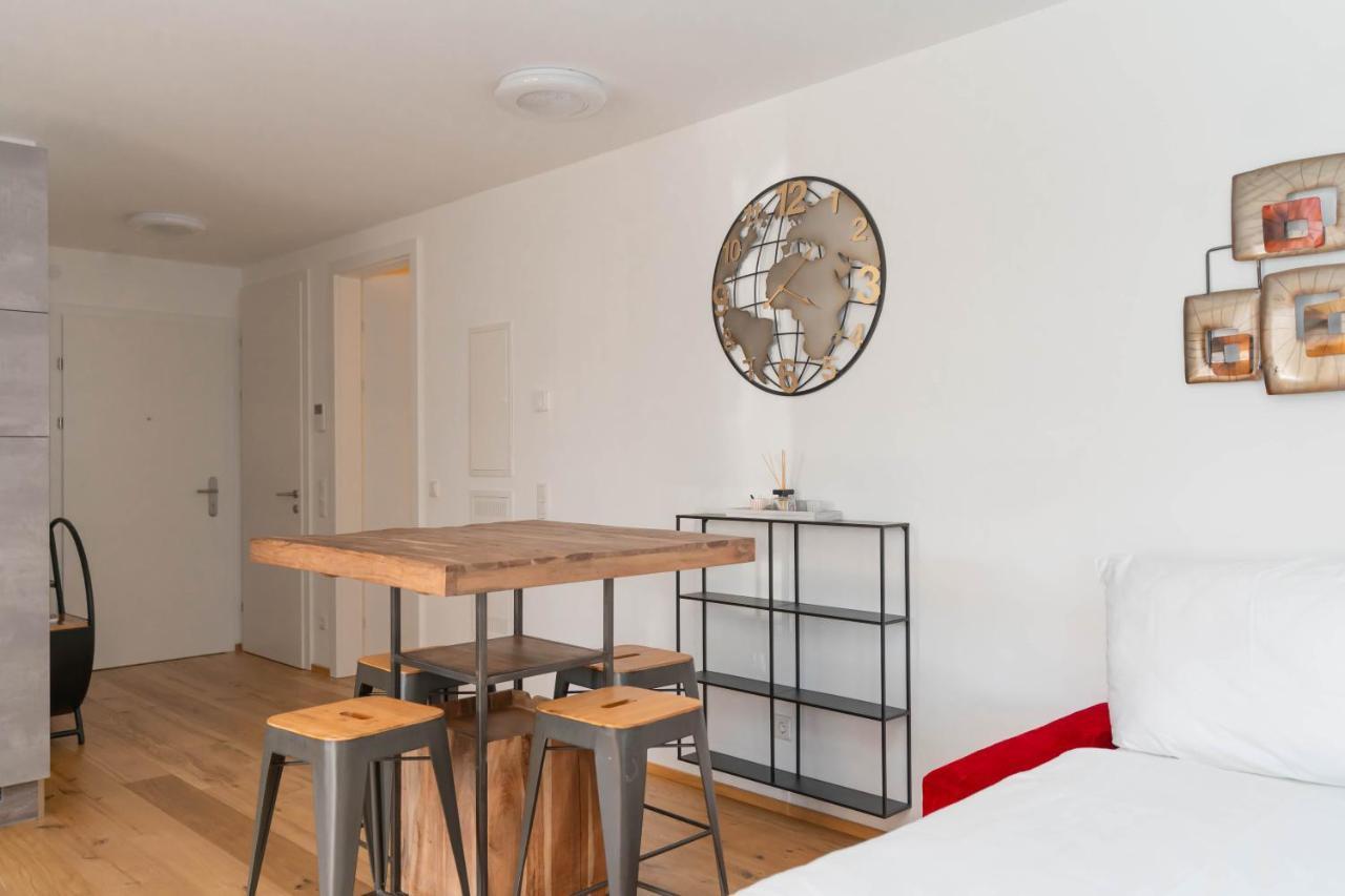 Appartement Luxurious With Big Balcony Near Center *